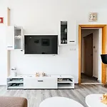 Apartman Hill Komaji